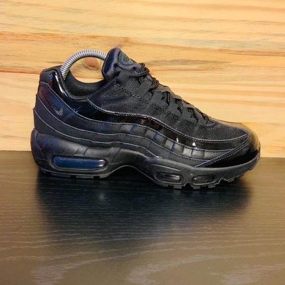 New Nike Women's Air Max 95 Triple Black Running - Picture 2 of 8